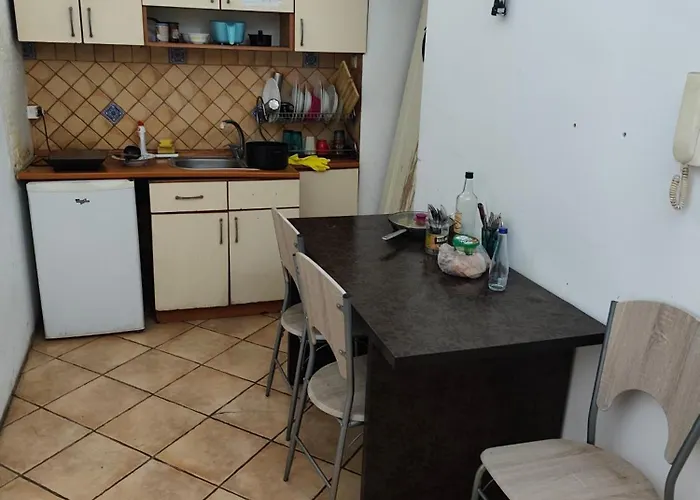 بيت شباب Taras *